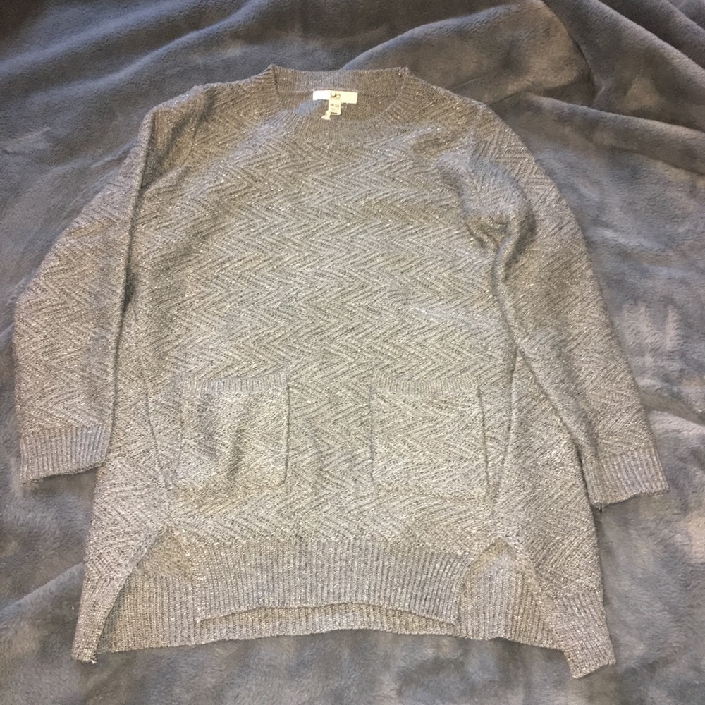 Grey sweater with 3/4 sleeves